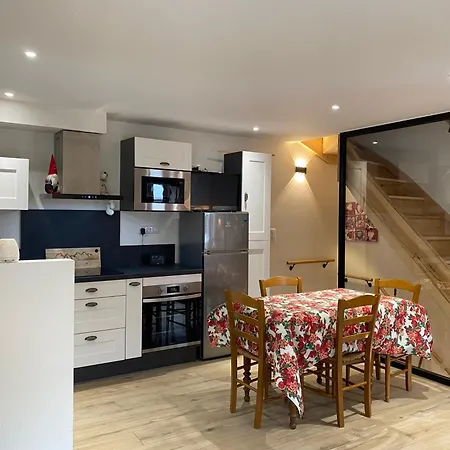 Holiday home Charmante Maison En Pierre *